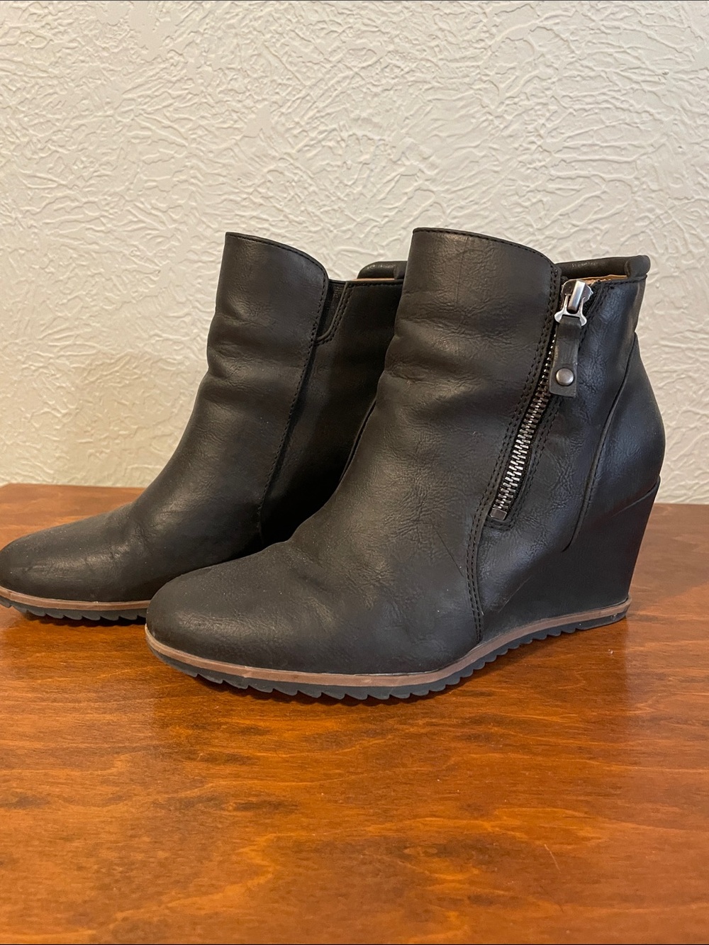 Naturalizer Black Wedge Ankle Booties with Side Zipper